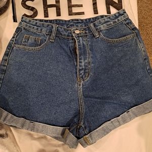 Womens Jean shorts SHEIN NWOT  never worn sz L high waisted  blue jeans shorts